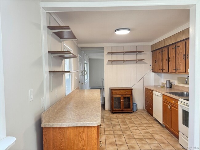 Building Photo - 129 Spring Ln