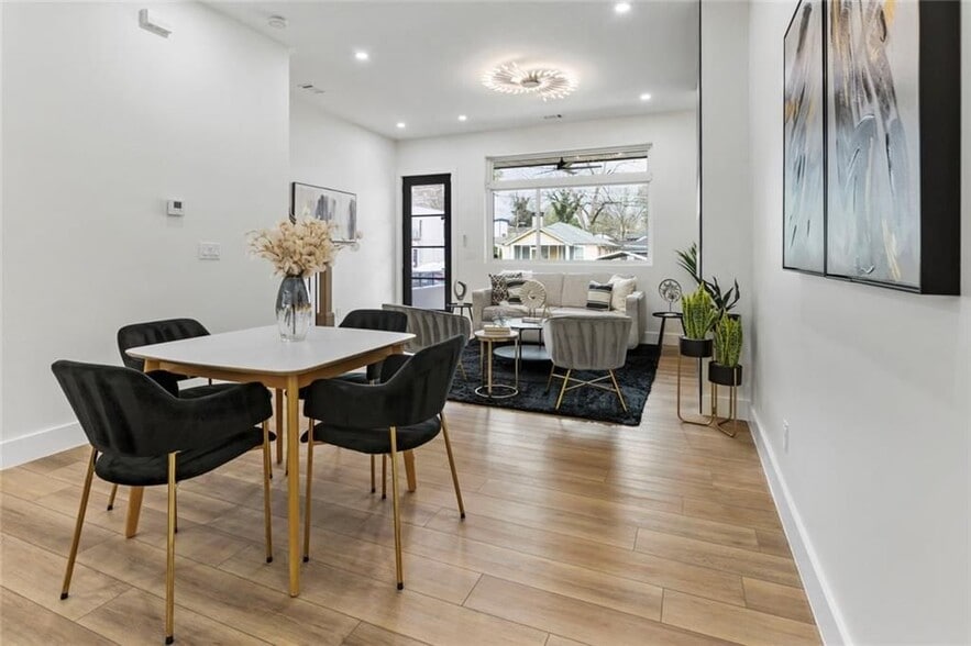 Building Photo - 582 Hope St SW