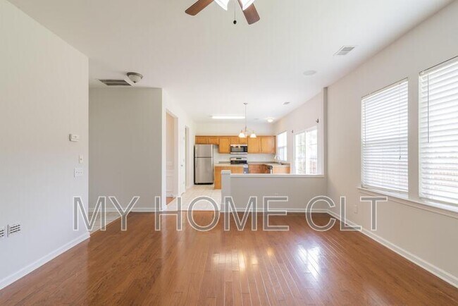 Building Photo - 2108 Arbor Vista Dr