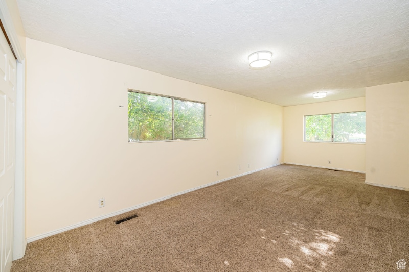 Building Photo - 1074 E 460 S St