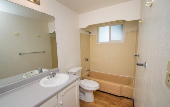 Building Photo - 3375 Moorhead Ave