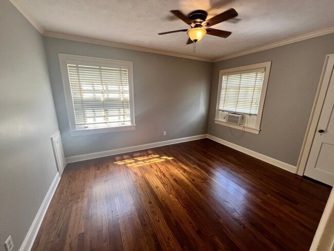 Building Photo - Jordan/Johnson Area!
