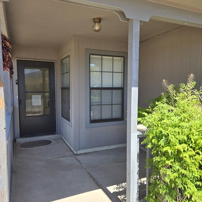 Building Photo - 1489 Gadwall Rd NE