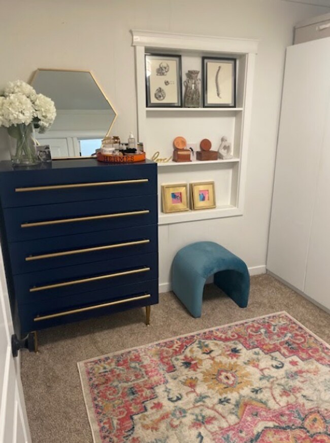 Building Photo - Beautifully Remodeled 2 Bed/1 Bath Single ...