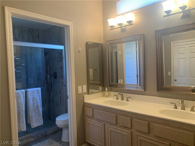 Building Photo - 2924 Crown Ridge Dr