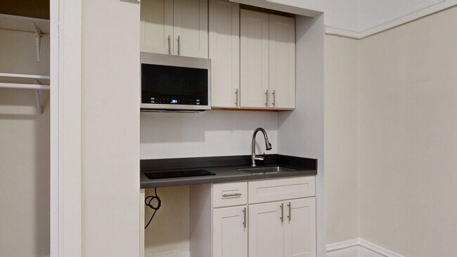 Building Photo - 422 Ellis St