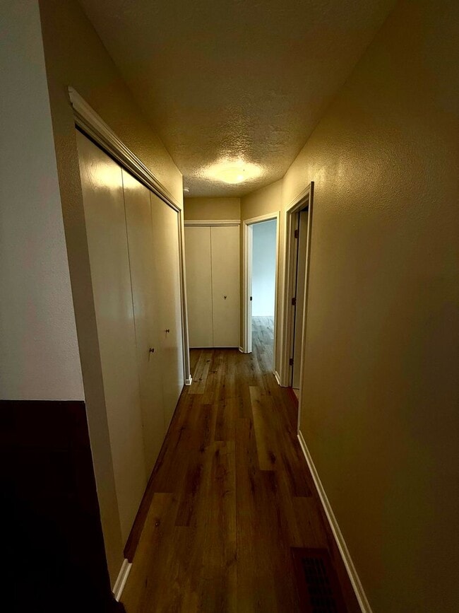 Building Photo - Stylish & Spacious West Salem Home 3Bed/2Bath