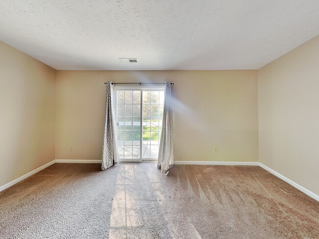 Building Photo - 1559 Whisler Dr