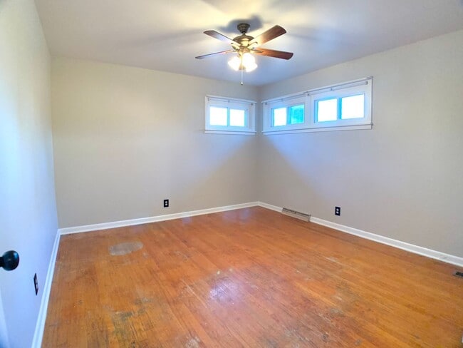 Building Photo - 30 Bunker Hill Rd