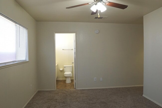 Building Photo - 52601 Avenida Navarro