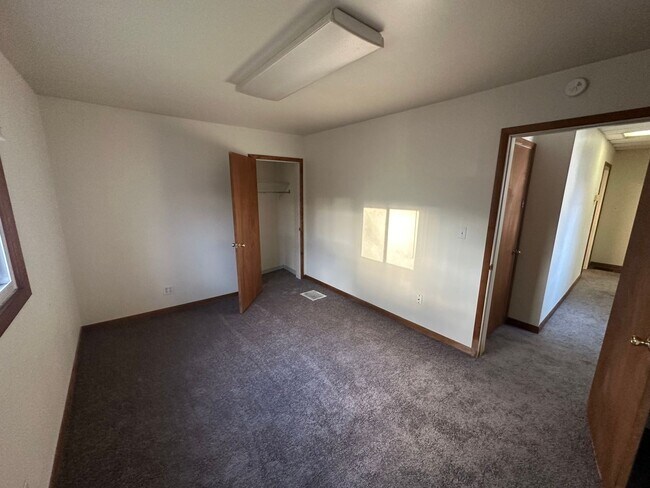 Building Photo - nbr214