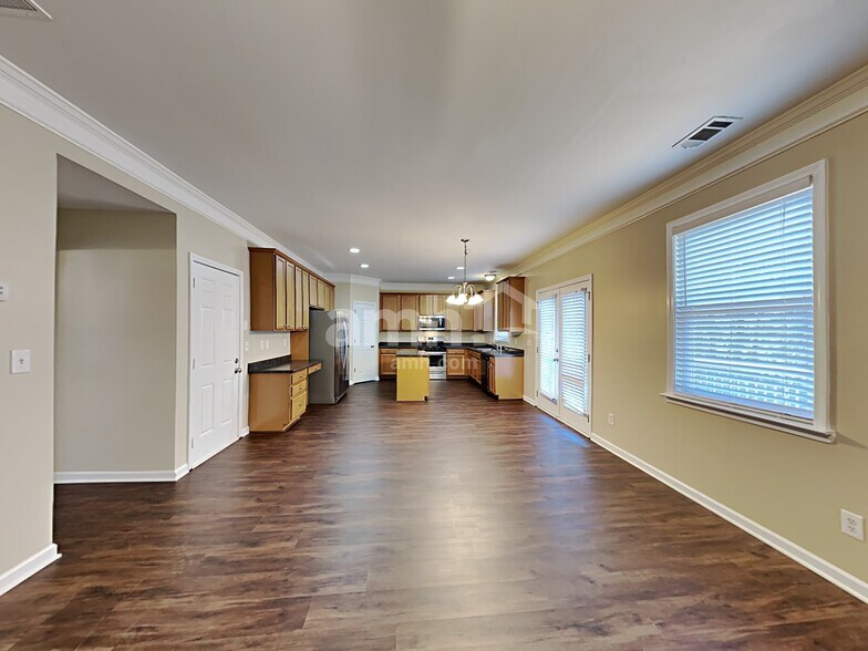 Building Photo - 916 Swallowtail View