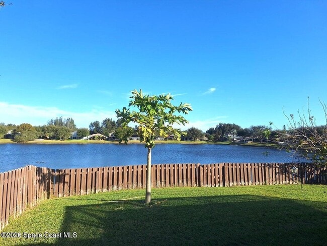 Building Photo - 4550 Bellaluna Dr