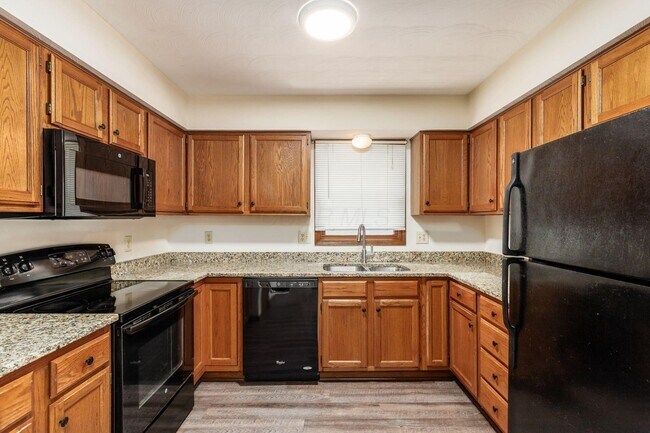 Building Photo - 8287 Talia Ct