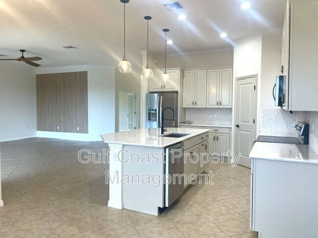 Building Photo - 10485 Crooked Crk Dr