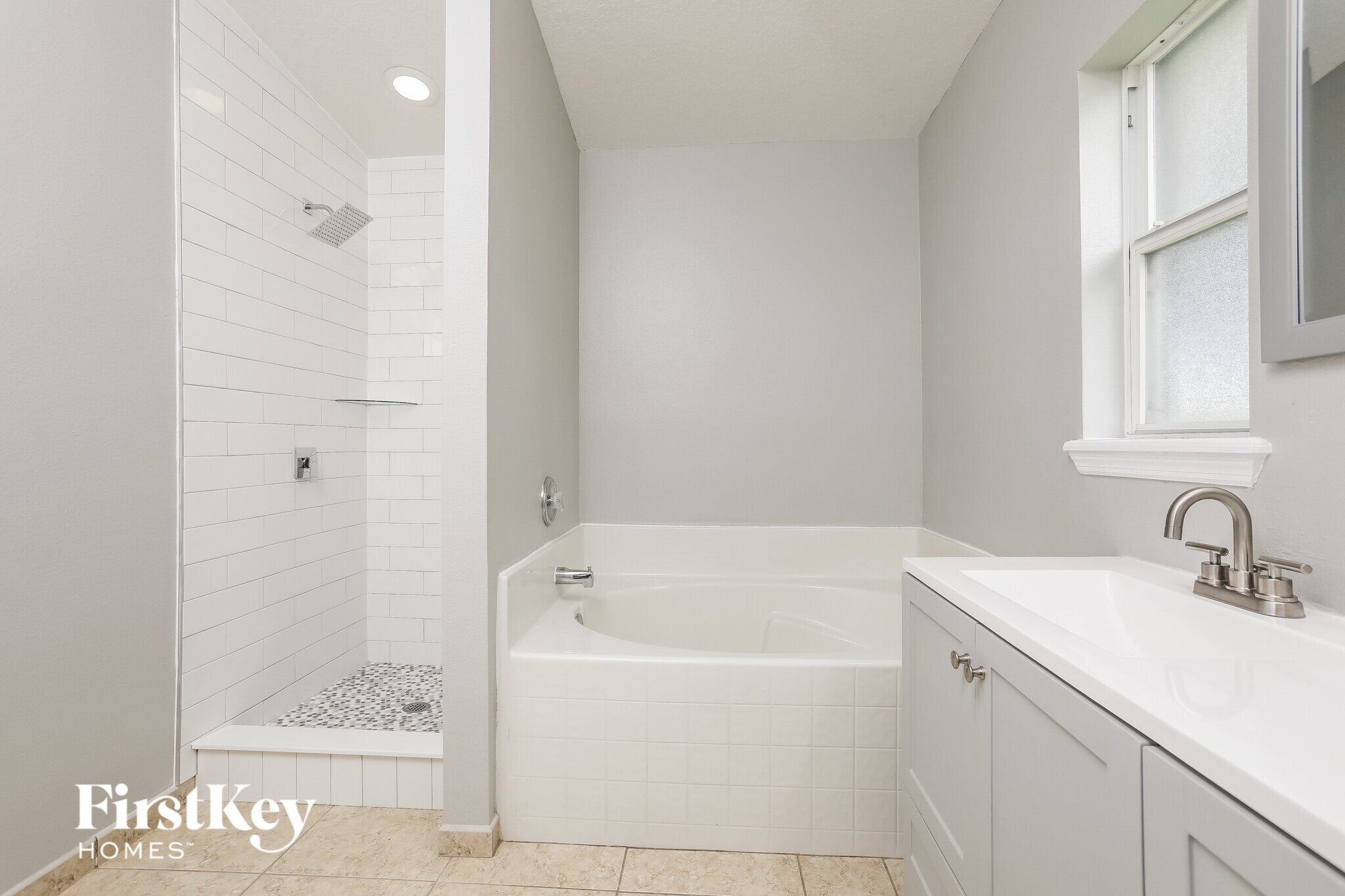 Building Photo - 1739 Crowned Ave