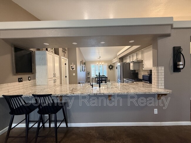 Building Photo - 2134 Desert Palms Dr