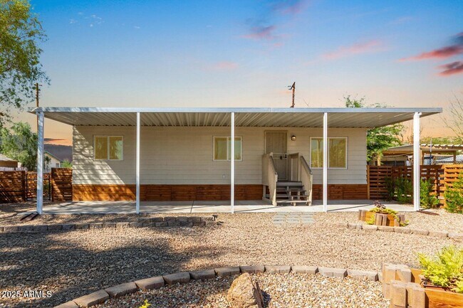 Building Photo - 9710 E Baywood Ave