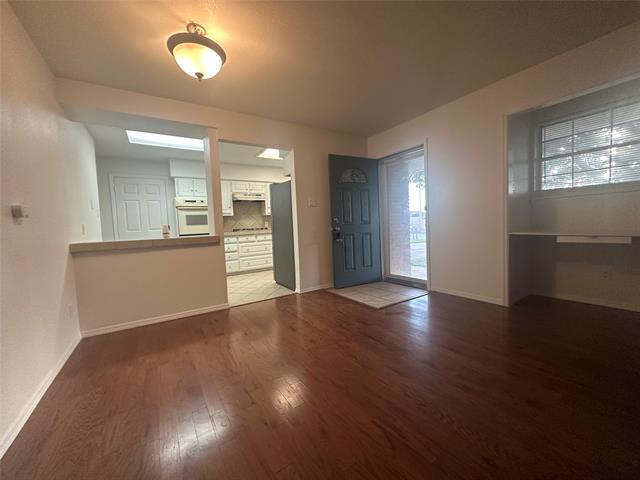 Building Photo - 304 N Central Expy