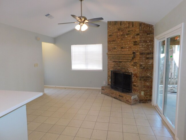 Building Photo - 2606GARR