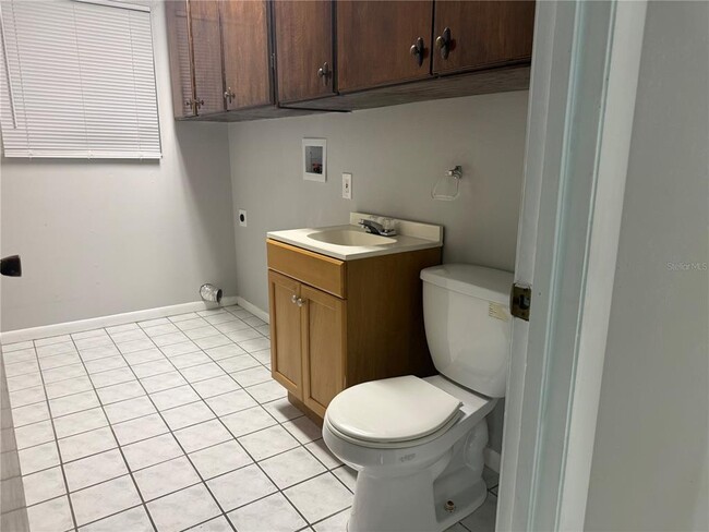 Building Photo - 39648 Meadowood Loop