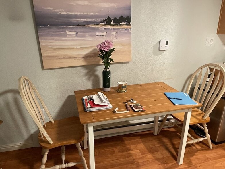 New kitchen table and chairs - 1386 Page St