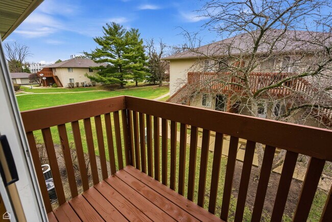 Building Photo - 490 Westwood Ct