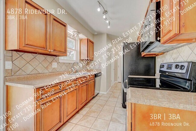 Building Photo - 4878 Ridenour Dr