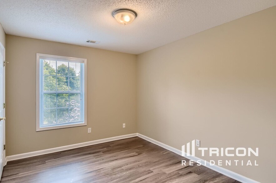 Building Photo - 110 Melrose Creek Dr