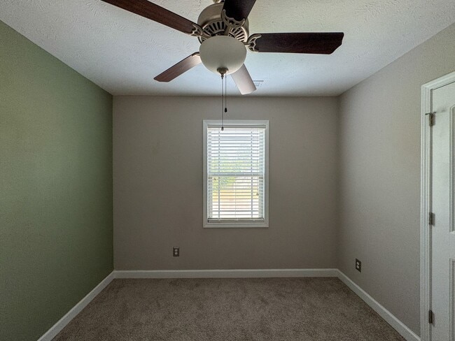 Building Photo - 267 High Leaf Dr