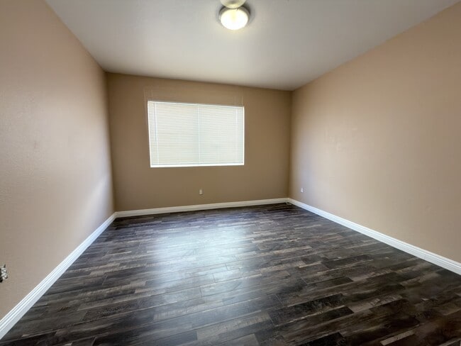 Building Photo - 4417 Anatone Dr