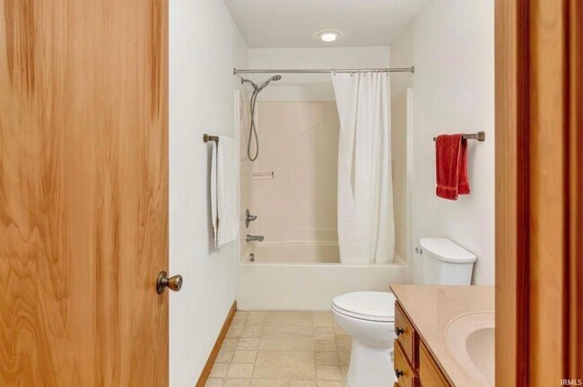 Building Photo - 1265 Virginia Ct