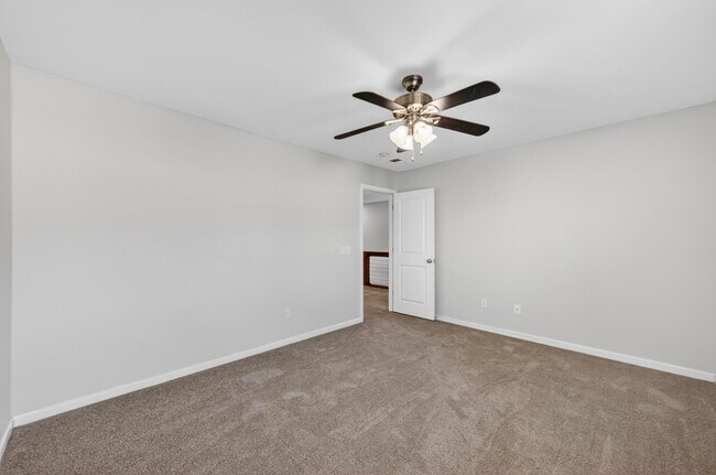 Building Photo - 4829 Hawkins Dr