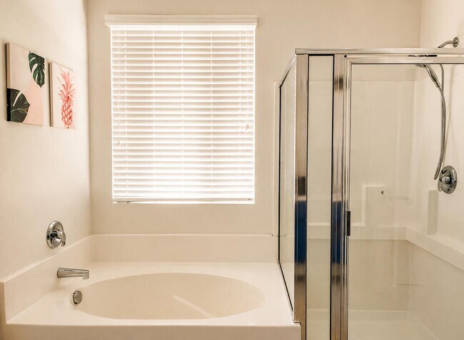 Building Photo - 80746 Diamondback Trail