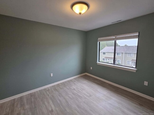 Building Photo - 335 Monticello Dr
