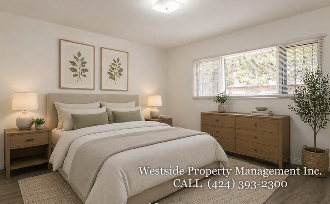 Building Photo - 145 N La Peer Dr