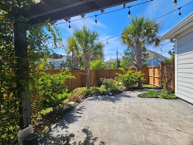 Building Photo - Stunning 3 Bedroom Home in Nexton~