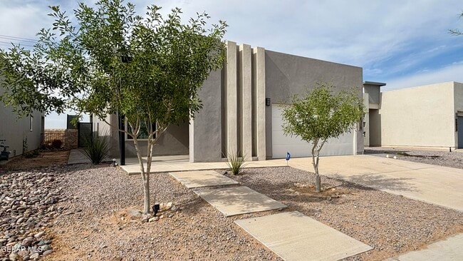 Building Photo - 14928 John McNeely Ave