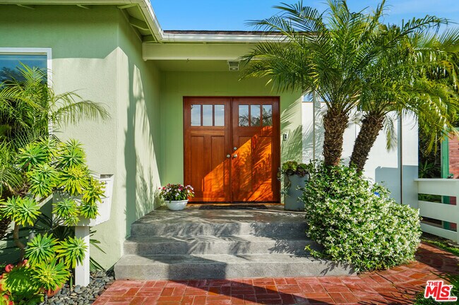 Building Photo - 1348 Morningside Wy