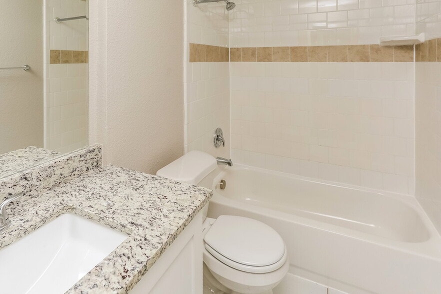 Building Photo - 808 Quinette Dr