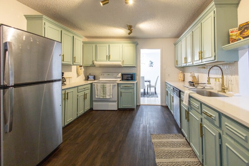Building Photo - 6710 La Costa Dr