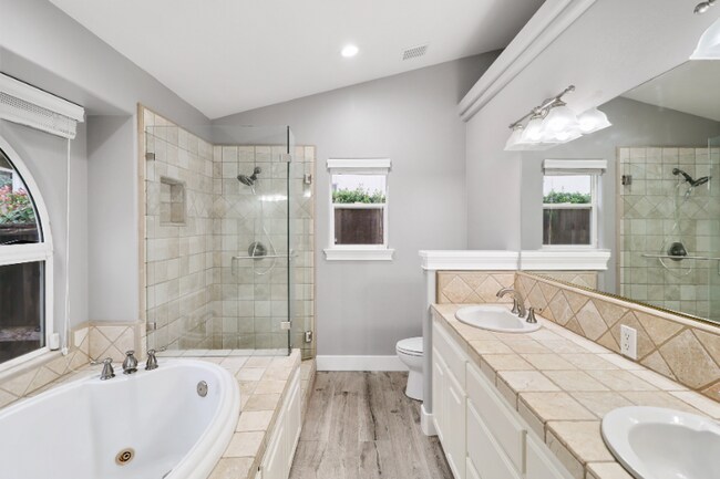 Building Photo - 3451 Woodbury Dr