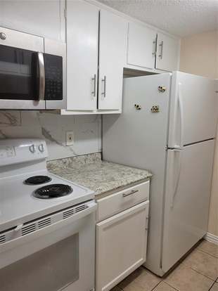 Building Photo - 3121 Park Ln