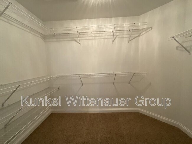 Building Photo - 2711 London Ln