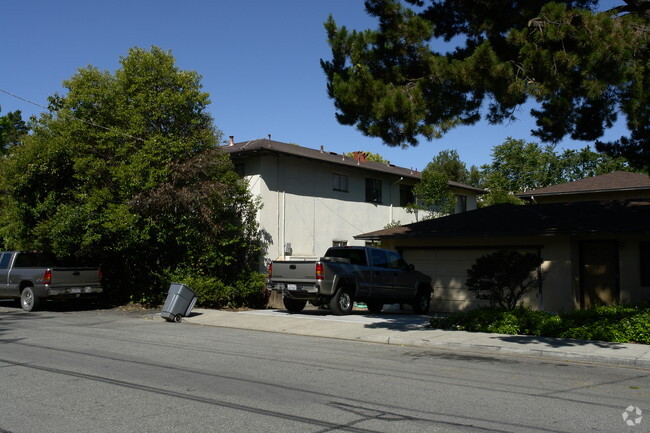 Building Photo - 15 Loyola Ave