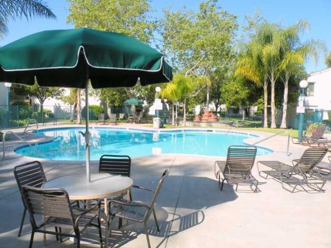 Building Photo - Mission Valley- Centrally Located Condo with AC, Private Patio and Parking.