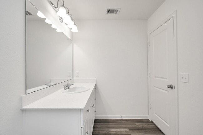 Building Photo - 5902 Bright Keel Dr