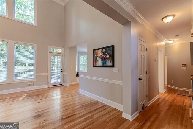 Building Photo - 651 Briarleigh Way