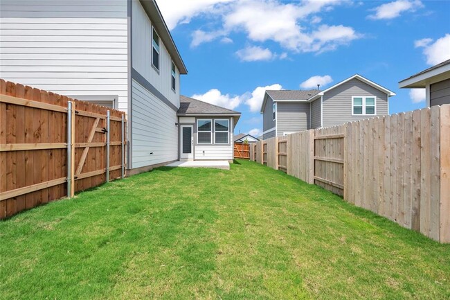 Building Photo - 2412 Ekvall Dr