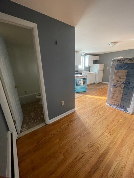 Building Photo - 60 Church St